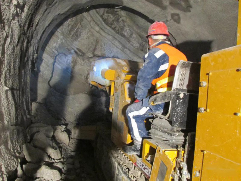 海西蒙古族藏族自治州徐工懸臂式隧道掘進機—硬巖地層的克星